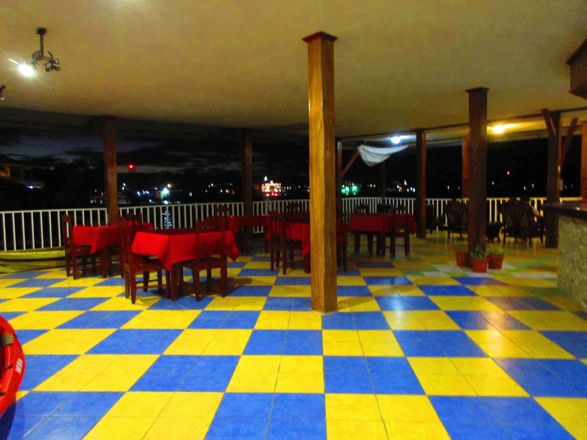 Los Balcones Over The Sea Hotel Bocas del Toro Экстерьер фото